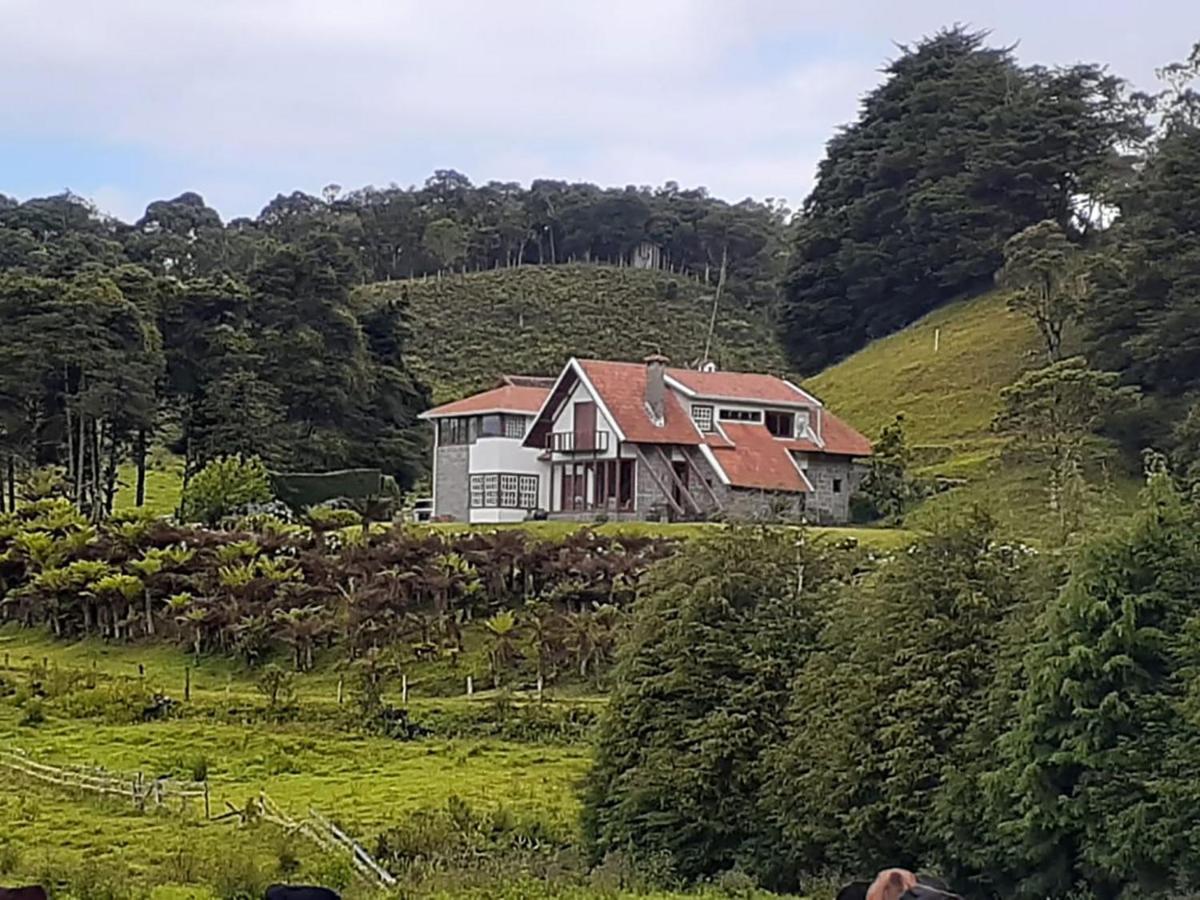 Chacara Com Wi-Fi, Churrasqueira E Lazer Em Cunha Exterior photo